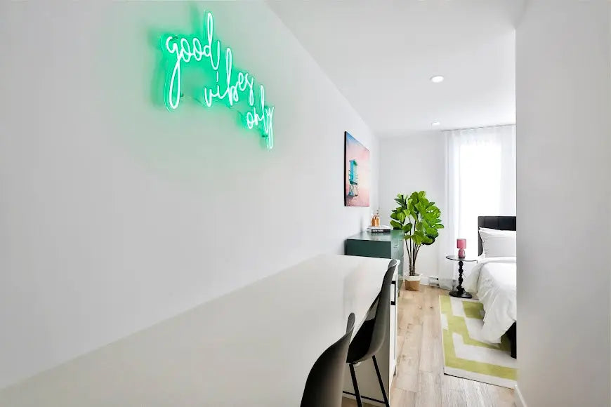 GOOD VIBES ONLY V2 — LED NEON SIGN Nightglow Studio