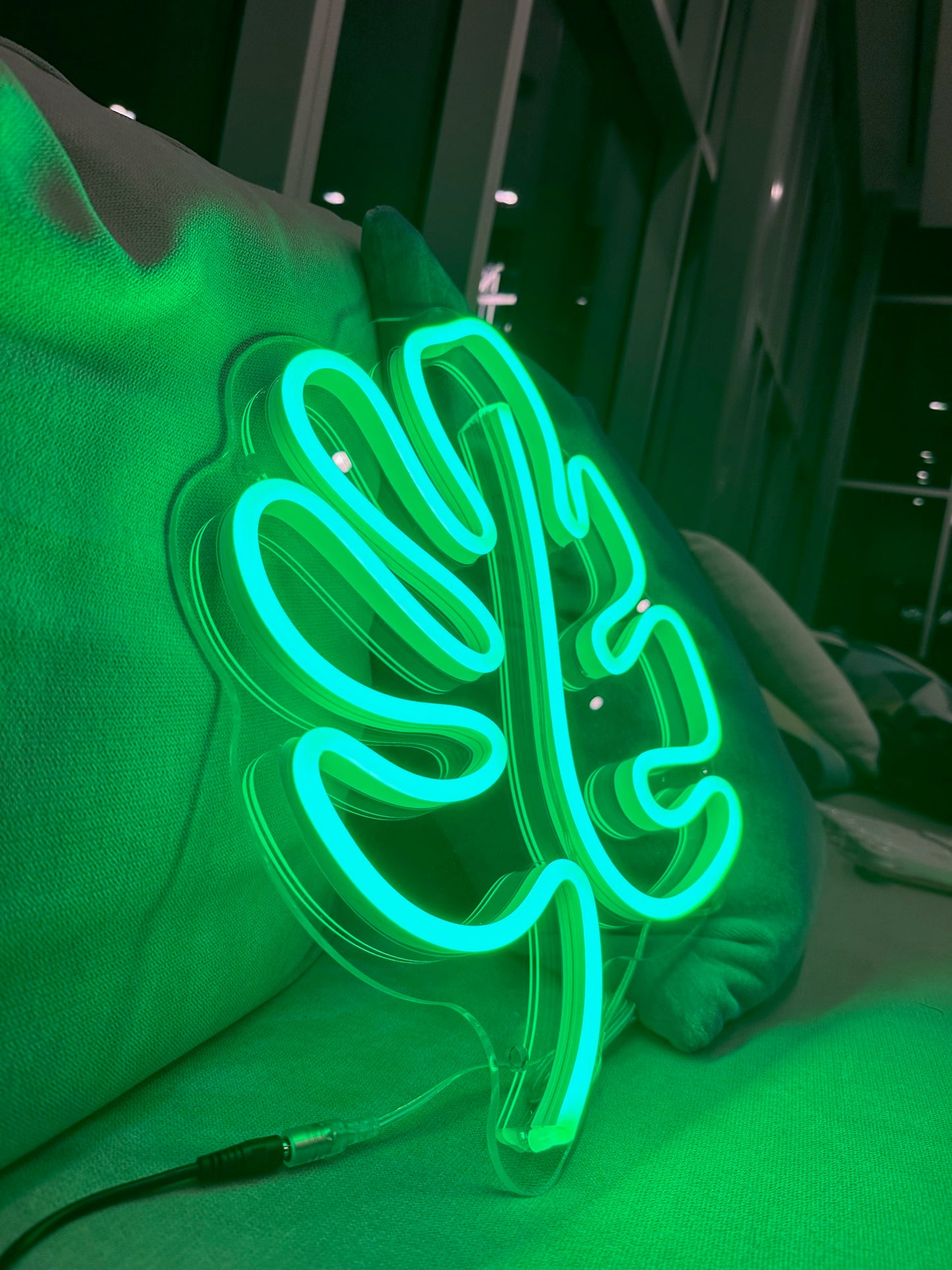 MONSTERA LEAF NEON SIGN  — LED NEON SIGN