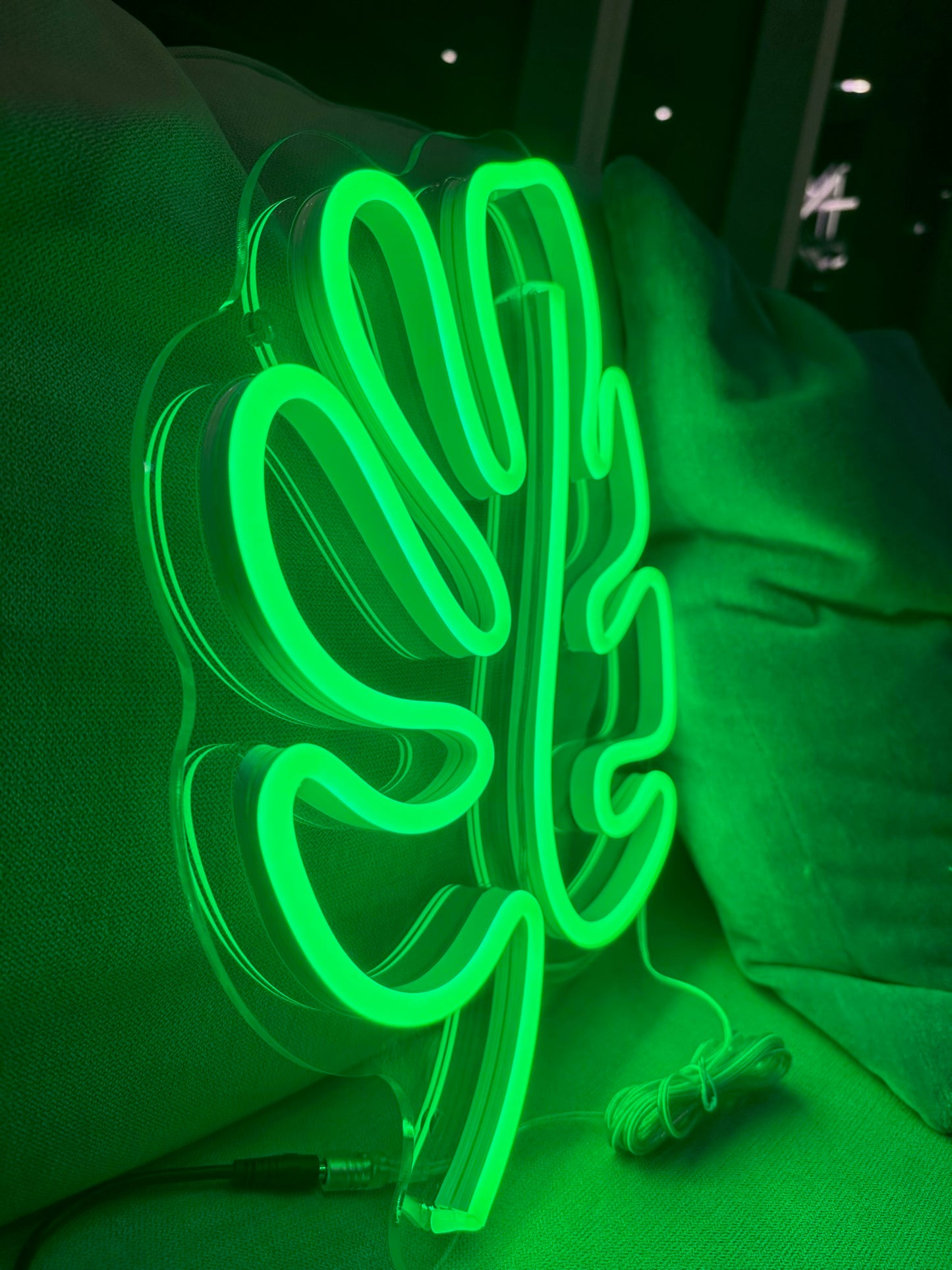 MONSTERA LEAF NEON SIGN  — LED NEON SIGN