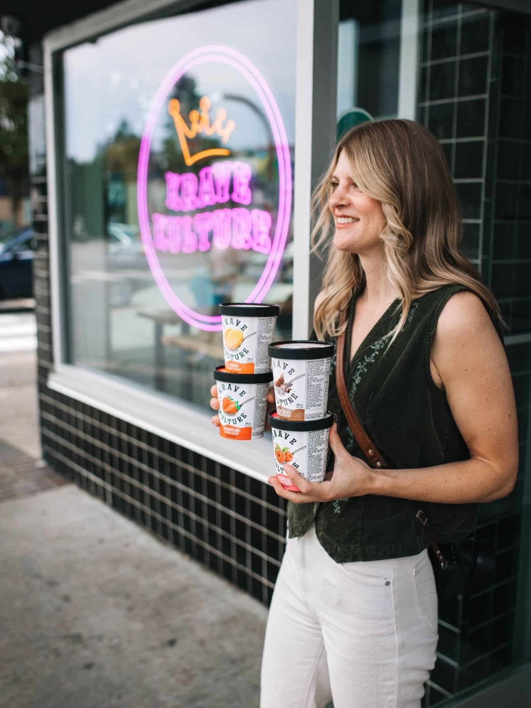 custom LED neon sign for stores and online retail stores, neon sign for business signage