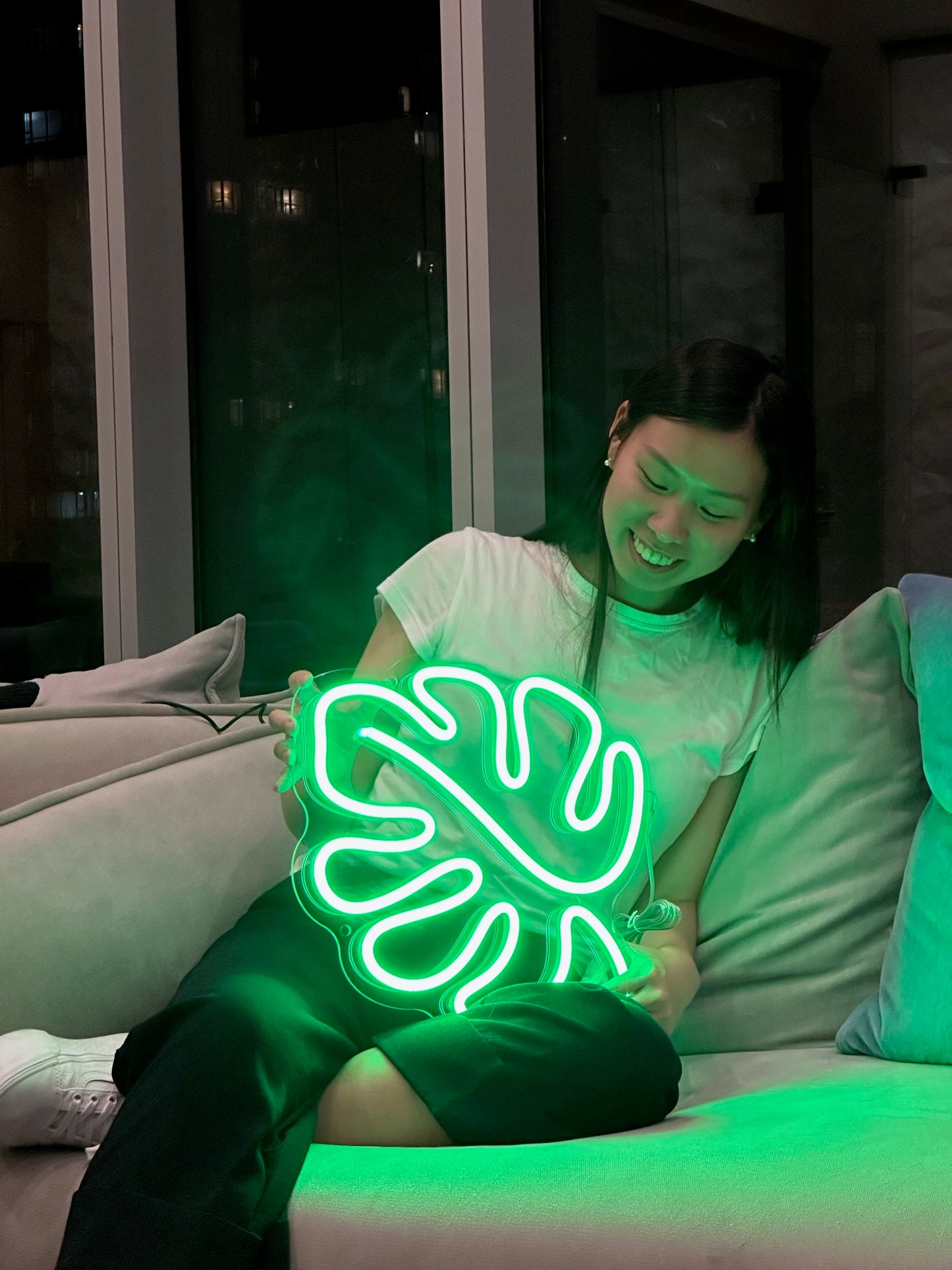 MONSTERA LEAF NEON SIGN  — LED NEON SIGN