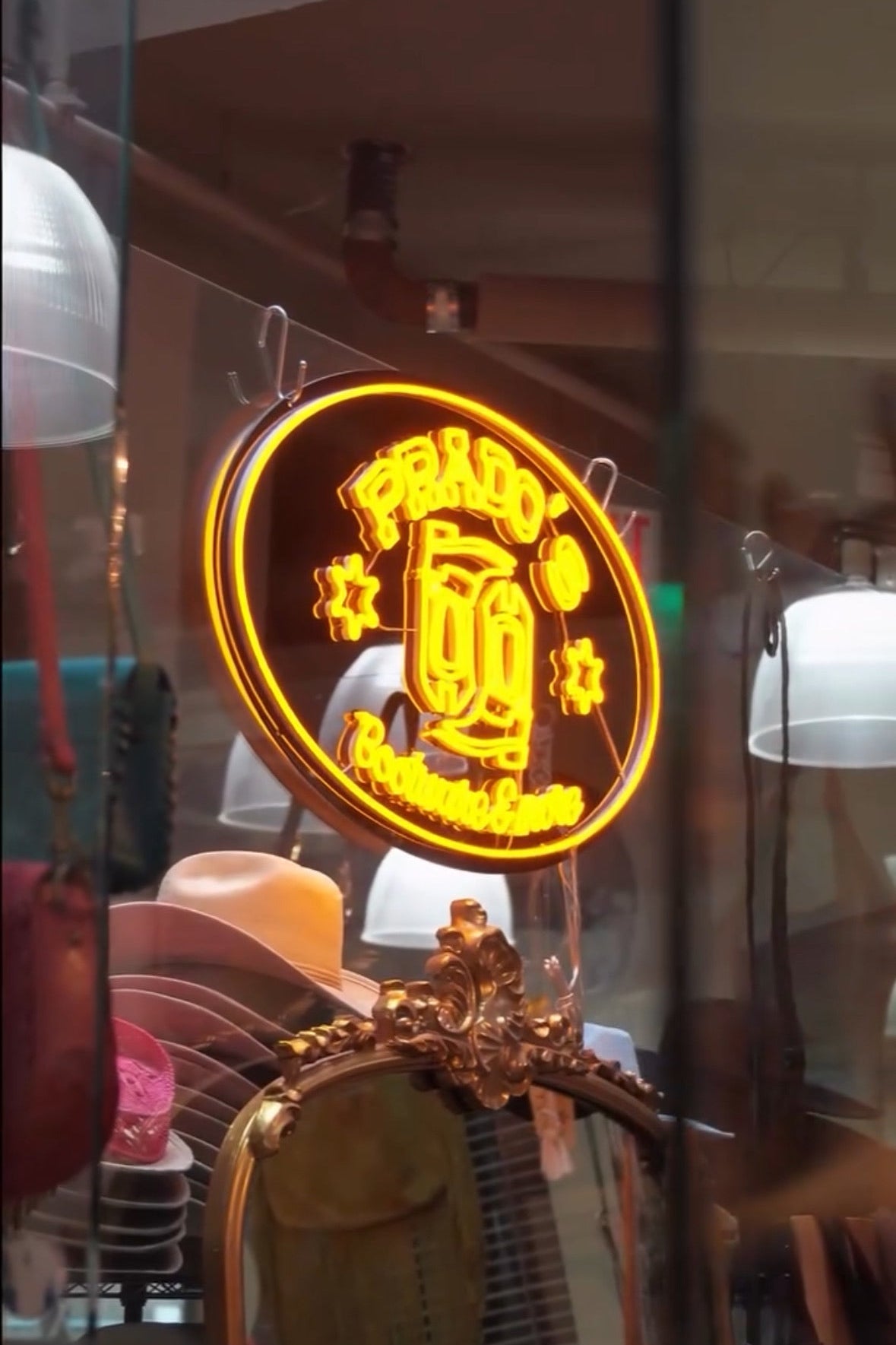 custom LED neon sign for stores and online retail stores, neon sign for business signage