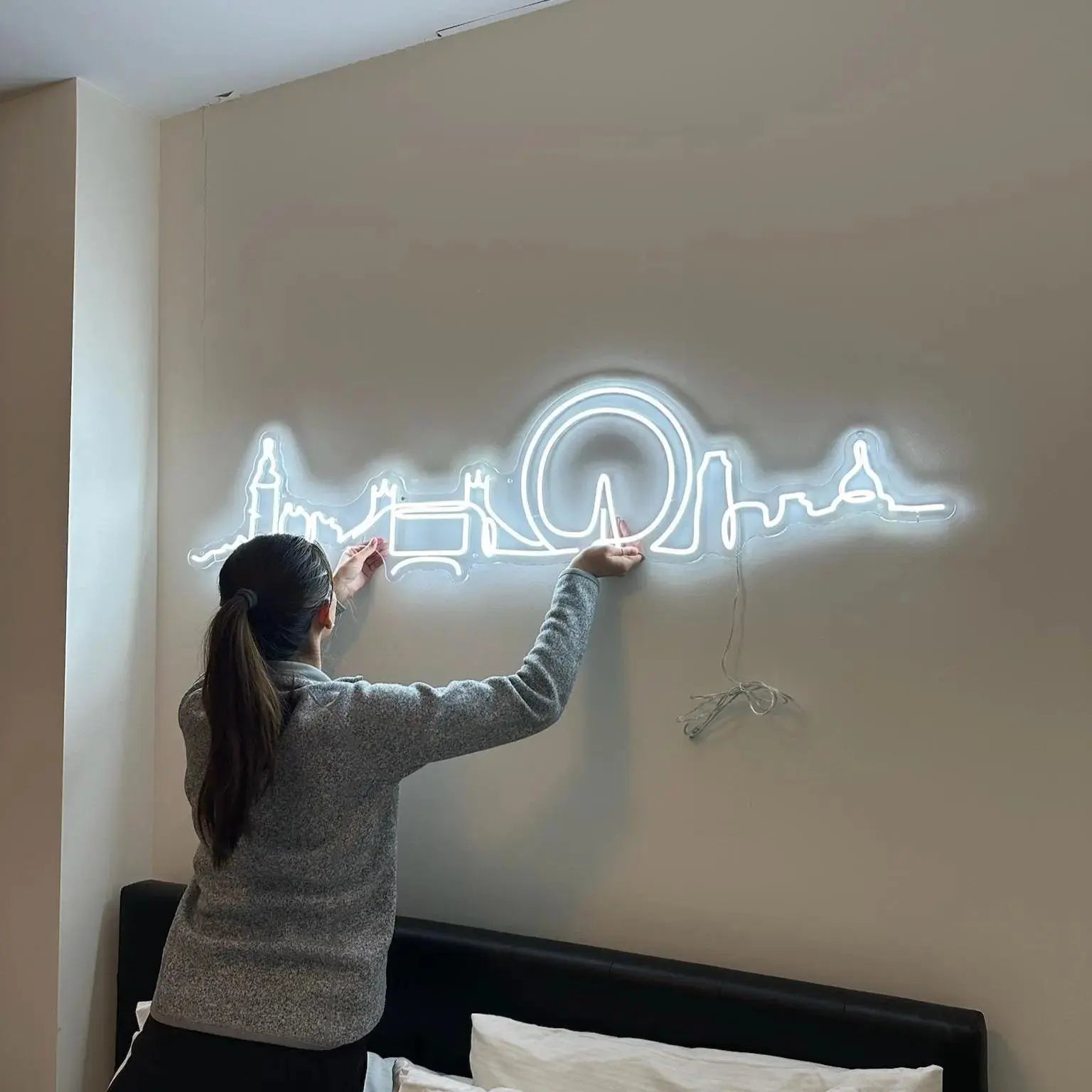 NIGHTGLOW ORIGINAL LONDON SKYLINE — LED NEON SIGN Nightglow Studio