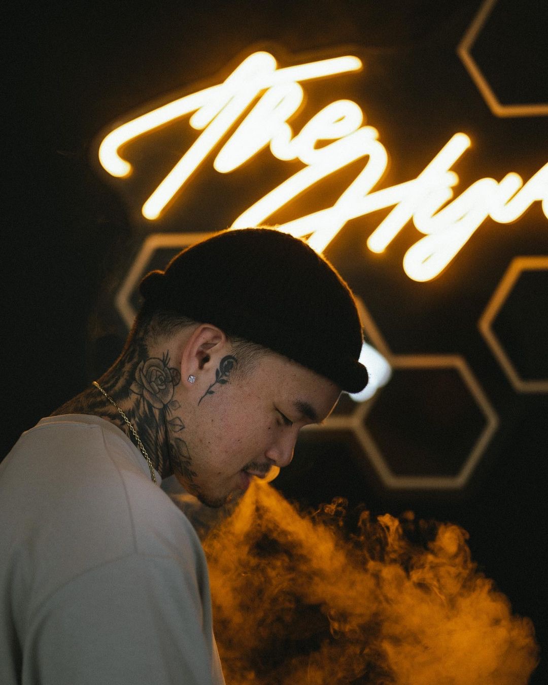 the hyve tattoo studio neon sign 